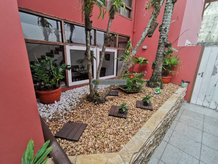 images_62dac3f03f590